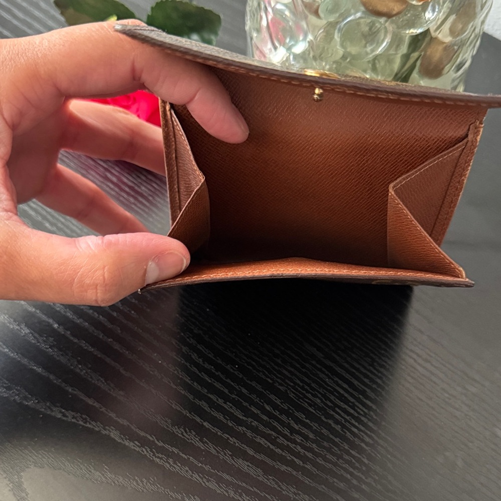 Louis Vuitton VINTAGE Compact Monogram Wallet - Picture 7 of 11